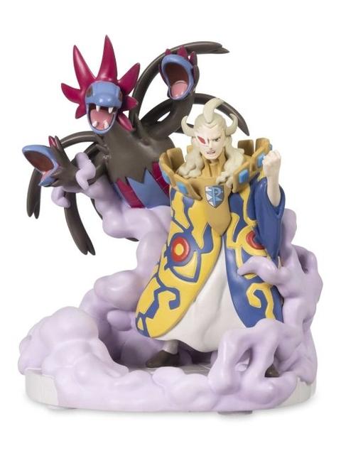 Ghetsis & Hydreigon Pokémon Trainers Figure